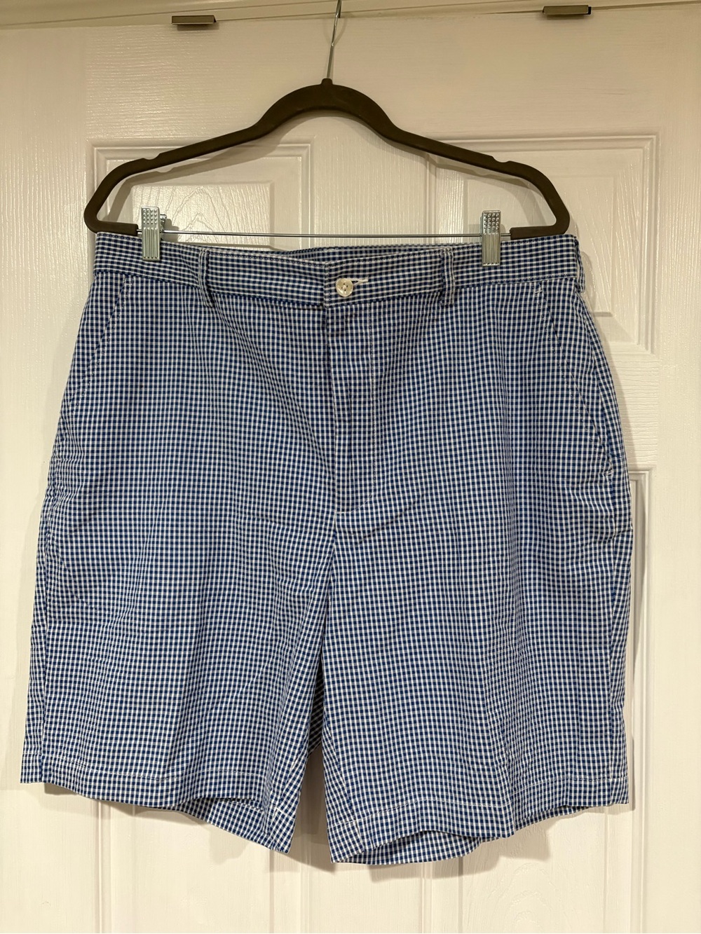 Jos. A. Bank Blue/White Checkered Flat Front Stay Cool Men's Shorts, 38